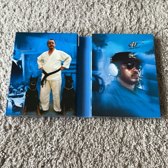 Magnum PI season one on DVD - Picture 3 of 7